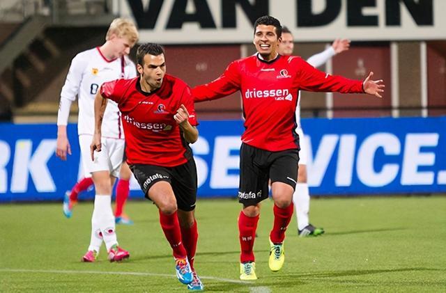 二是挡拆中 二是挡拆中